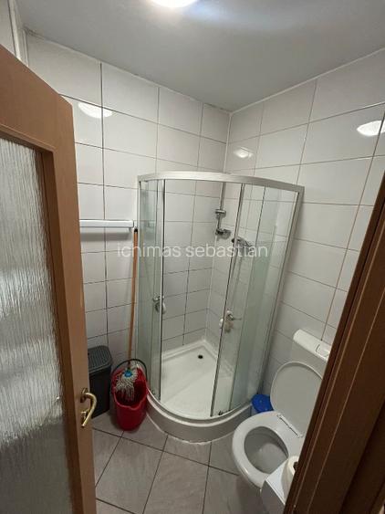 PROPRIETAR VAND CASA CAROL KNAPPE 90 Sector 1 - 4