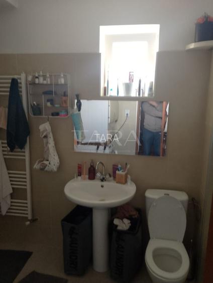 Apartament la casa, curte interioară,  foișor cu grill. - 6