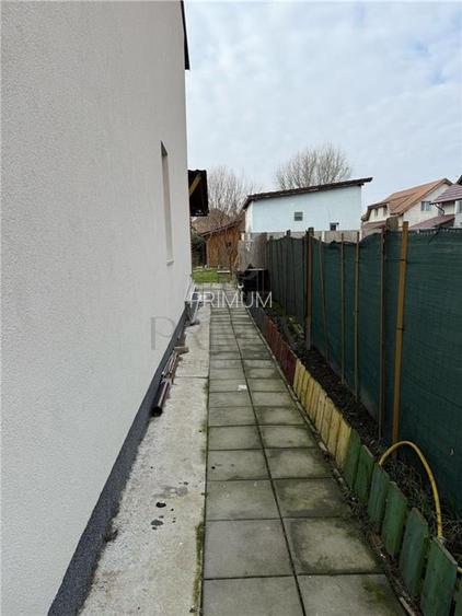 Utvin- partial mobilat si utilat- strada asfaltata - 7