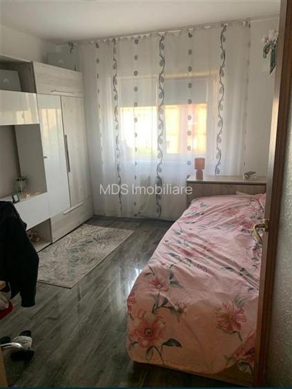 Decomandat, mobilat si utilat cu 2 bai si 2 balcoane la etajul 3 - 4