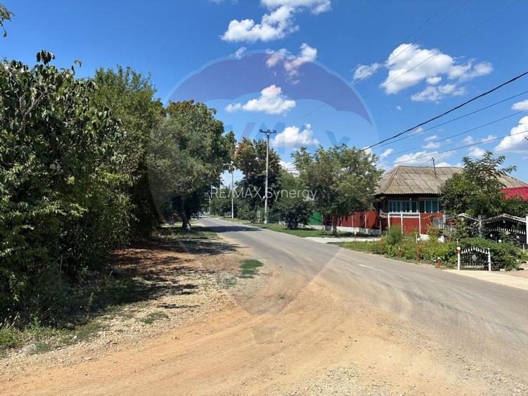 Teren intravilan 1.400mp Izvorani (IF), drum asfaltat, la 3 min de DN1 - 5