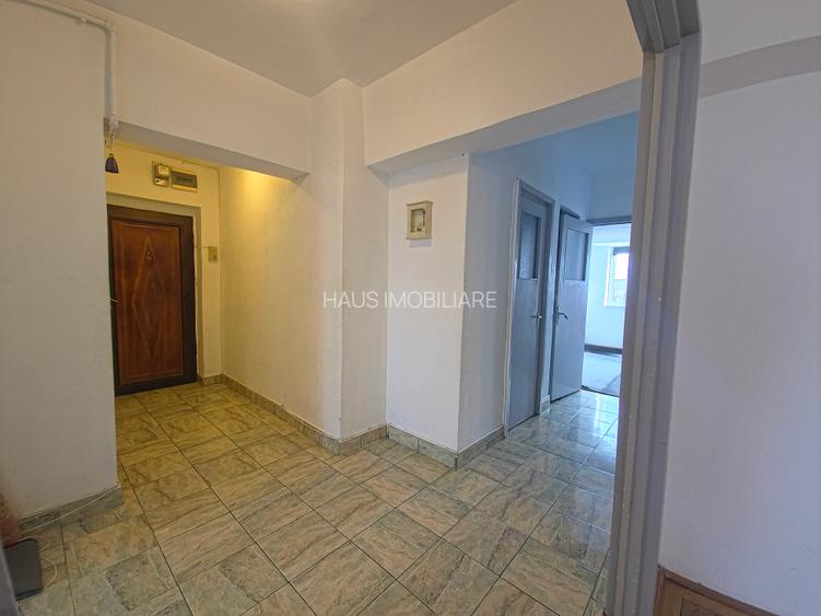 Ultracentral Tomis Mall 3 camere decomandat etaj 3/7 - 12