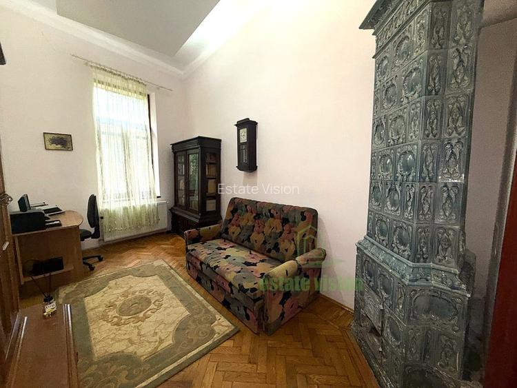Apartament in vila, 4 camere, intrare separata, curte proprie, vizavi de Parcul  - 5