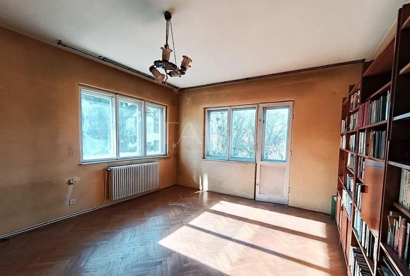 Apartament generos cu 4 camere și garaj inclus, zona Centrala
