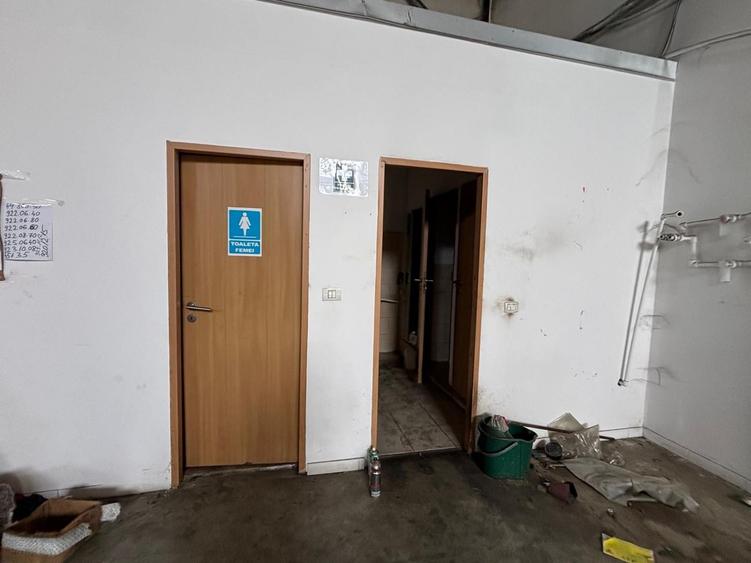 Depozit cu showroom de inchiriat de 1600 mp