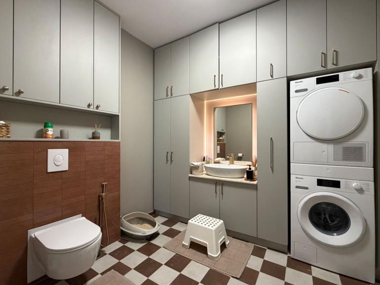 Vila duplex renovata, finisaje premium