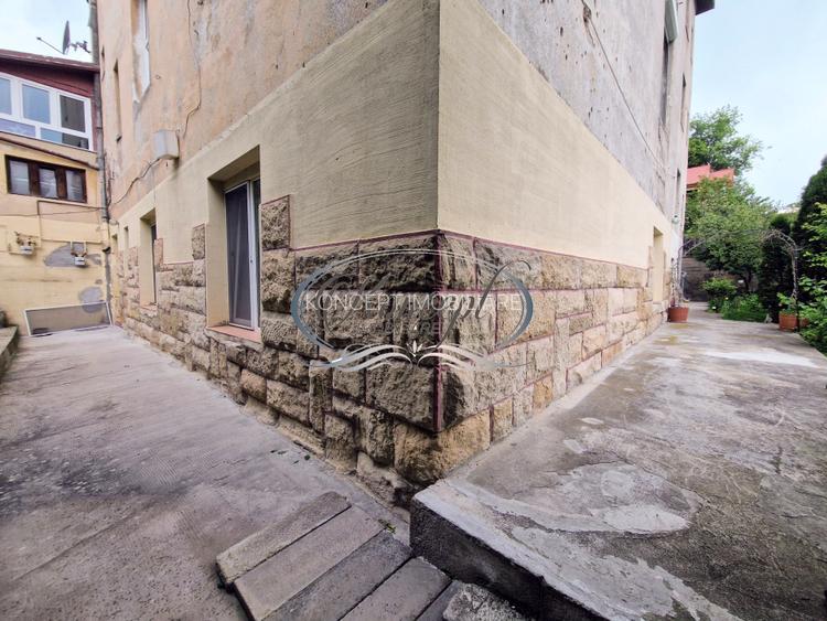 Apartament in imobil interbelic, str. Emil Racovita - 18
