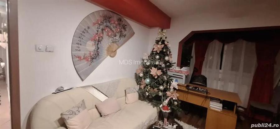 Decomandat cu 2 bai si 2 balcoane la etajul 2 in bloc anvelopat - 2