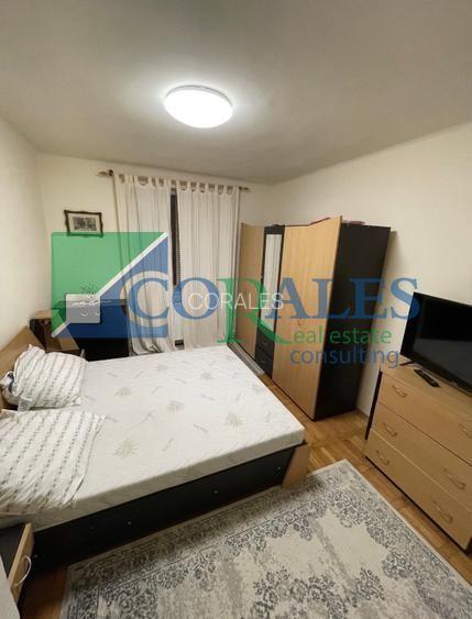 Central - P-ta 700. Etaj intermediar, 2 camere! - 4