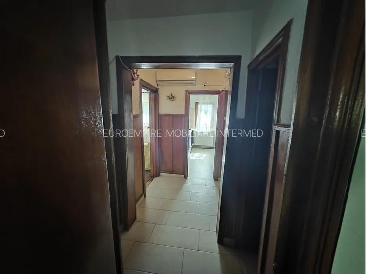 Apartament  3 camere decomandat, zona INEL II - 4