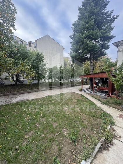 Piata Romana, mansarda boema, finisaje in linii simple si elegante - 15