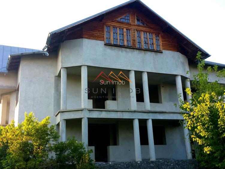 Vila D+P+E+M, teren 1950 mp, suprafata utila 621 mp, Campina, Prahova - 2