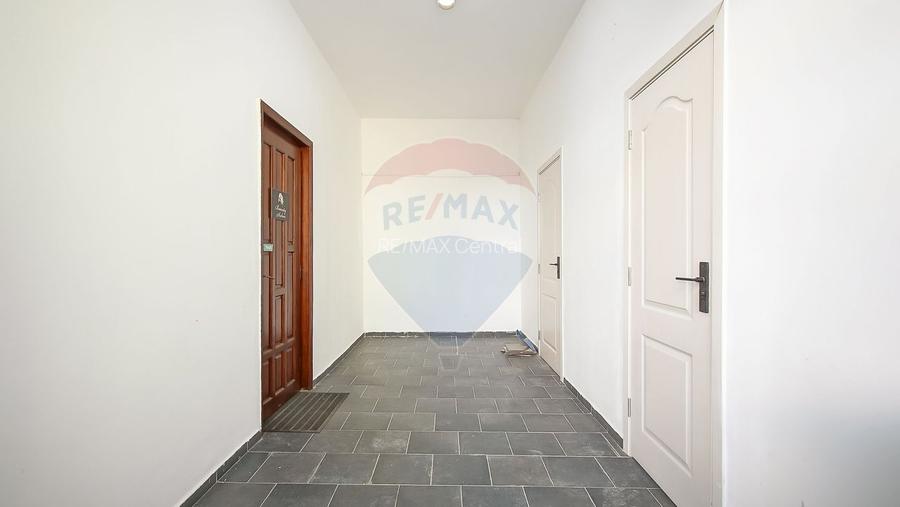 Spații comerciale de închiriat în Bod, suprafață 535 mp,  3 intrări - 15