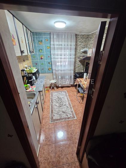 Dacia, apartament 2 camere decomandat et.4 - 17