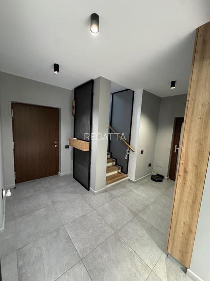 VILA COCHETA CU TEREN GENEROS,  PANOURI FOTOVOLTAICE 11KW SI GARAJ - 28