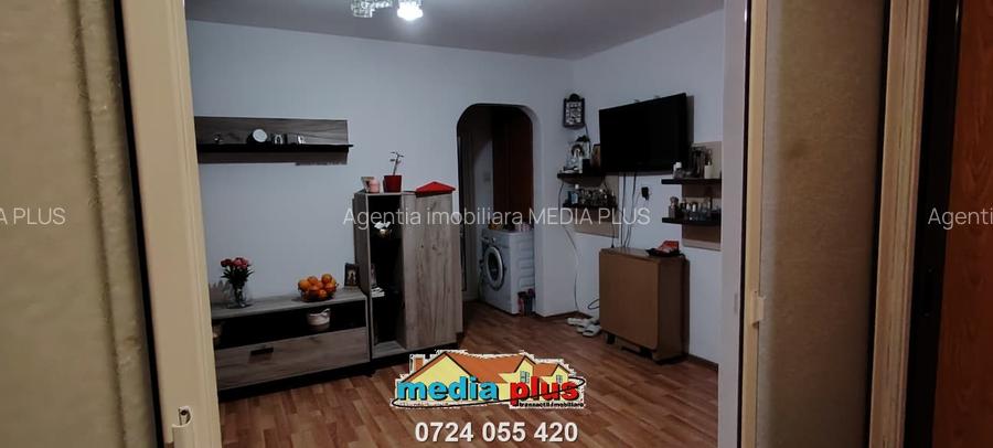 Vânzare apartament 3 camere, etaj 1, Micro 19 – mobilat complet - 3