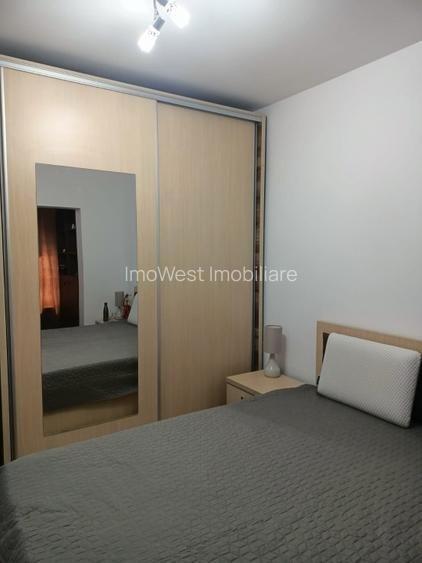 Lipovei |  3 camere | 2 bai | Decomandat | Etaj intermediar - 8