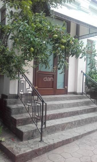 Casa deosebita zona centrala si linistita  - 2