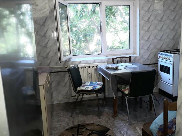 Tei, Maica Domnului, OMV, semistradal, bloc mixt, 1988 - 7