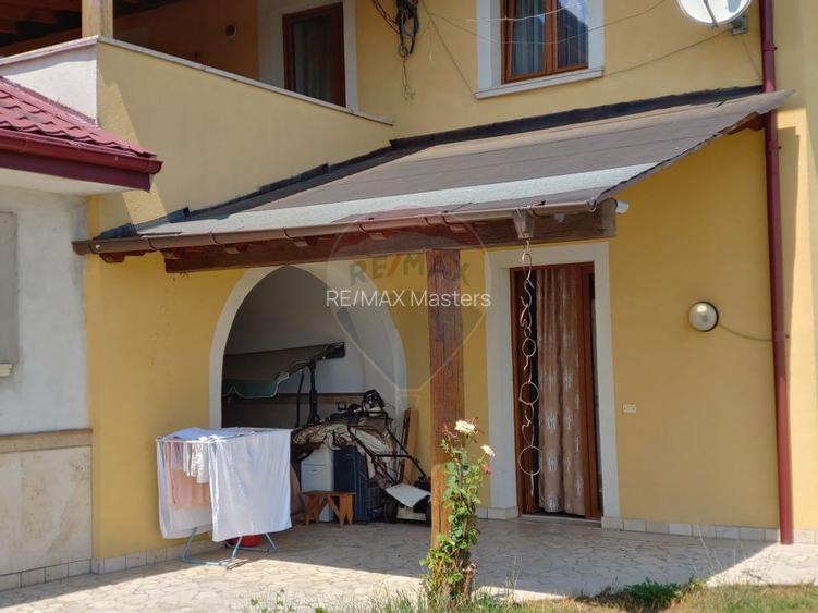 Casă / Vilă de lux cu 5 camere de vânzare în Vadu Moldovei, Suceava - 11