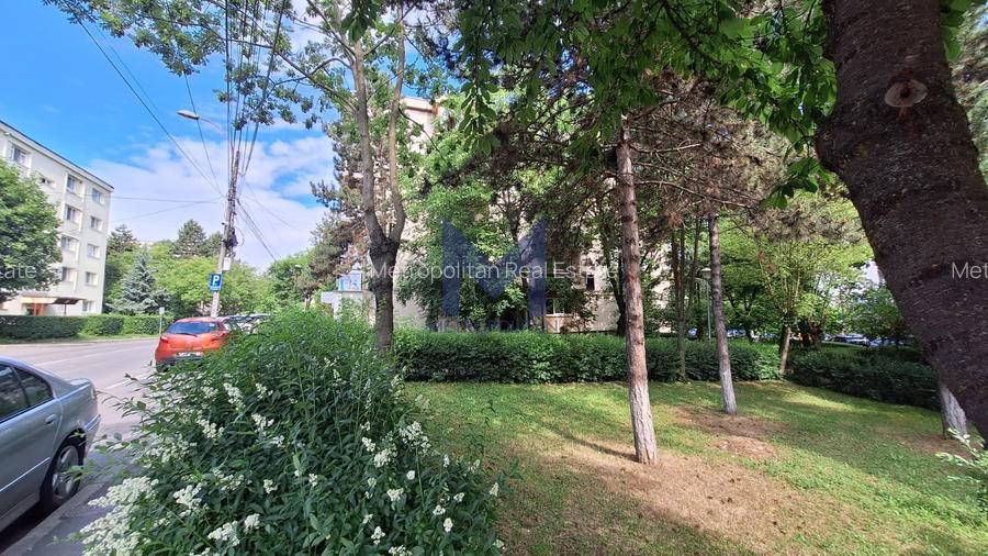 De închiriat apartament 2 camere decomandat I strada Lunii - 18