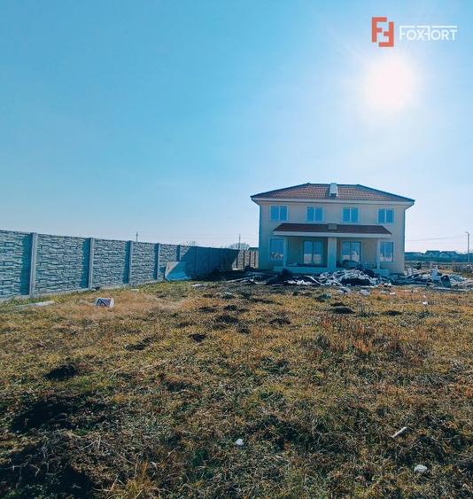Duplex 4 camere despartit prin perete dublu - Giroc - ID V3463