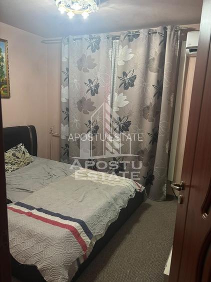 Apartament cu 2 camere de vanzare, etaj4/5, Zona Lipovei , Timisoara