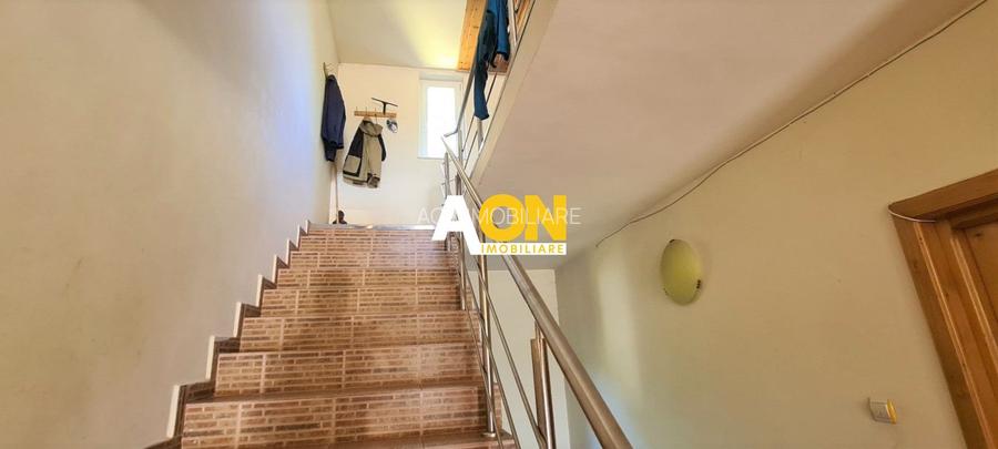 Vila pretabila pensiune + restaurant,  10 camere,  1000MP teren - 18