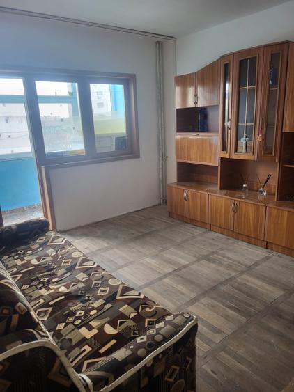 Apartament 3 camere de vânzare – aproape de centru