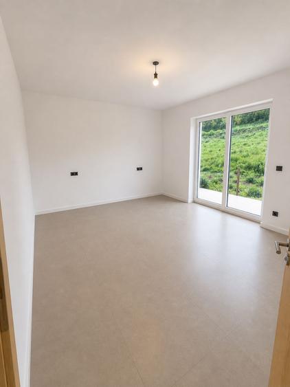 Casă individuală noua P+E, 5 camere, 3 bai, zona premium