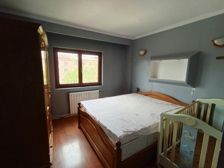 Apartament cu 3 camere și garaj, zona Republicii