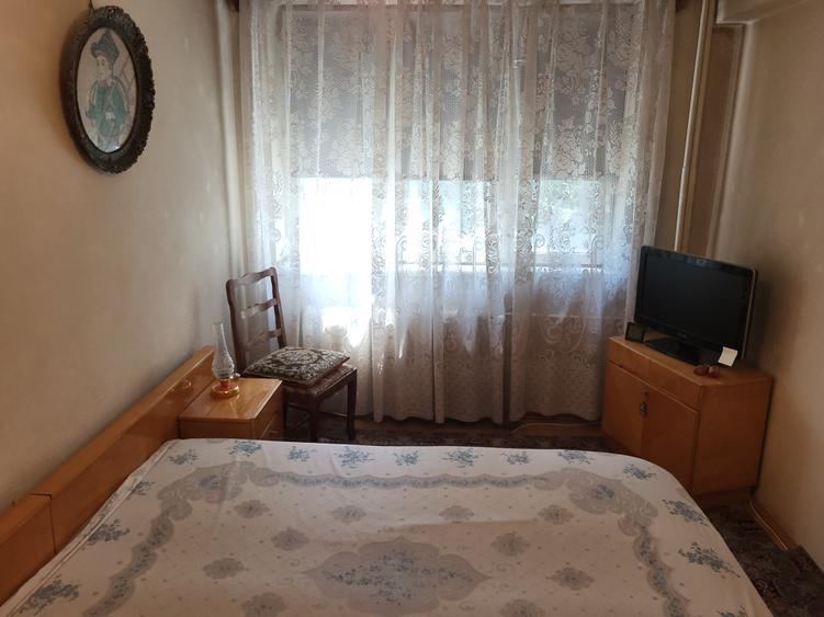 Apartament 2 camere, etaj 1, zonă gara Focsani.