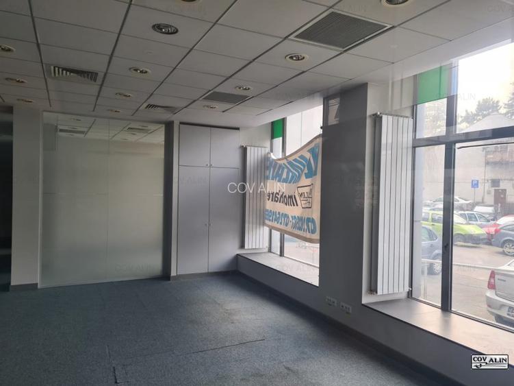 Spatiu comercial 263 mp, Centrul Civic parter cu vitrina stradala, rampă +scări. - 2