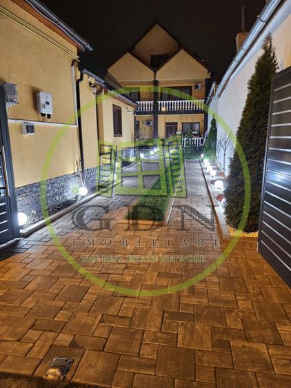 Complex de 2 case moderne suprafata totala de 245mp mobilate, zona Terezian