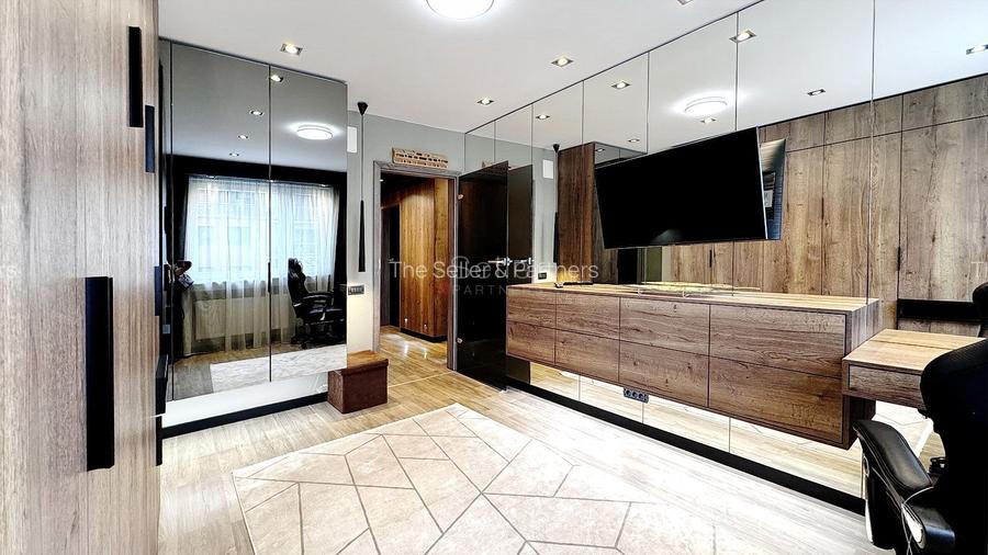 Design Exclusivist - 12