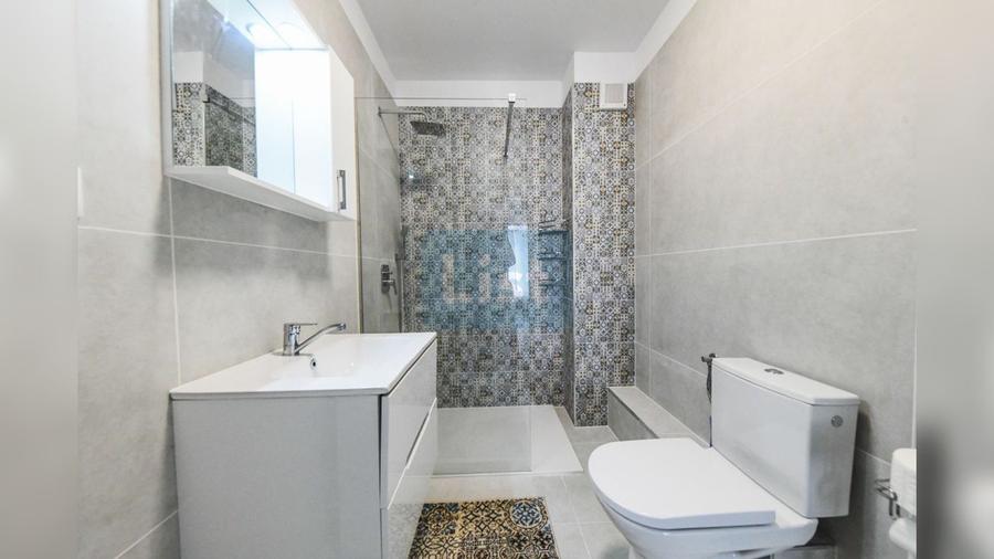 Apartament cu 3 camere, zona Aeroport