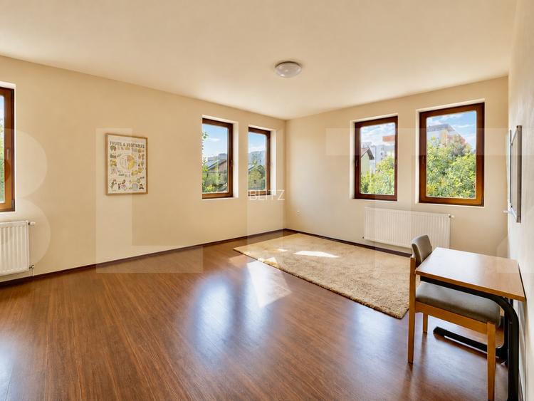 Casa Individuală cu 5 camere, 277 mp utili, 987 mp teren, zona Torontalului