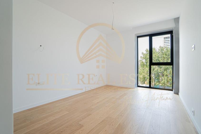 Stațiunea Mamaia - Vânzare apartament cu 2 camere, 2 bai cu vedere la mare.