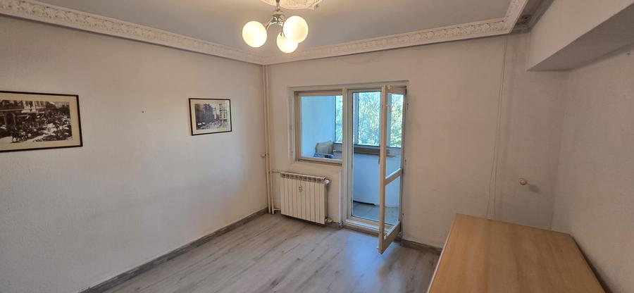 De vanzare - Apartament spatios Piata Alba Iulia 5