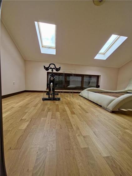 LUNEI - Duplex intreg - 2 Garaje - Teren 555 MP