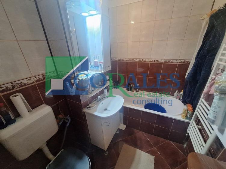 Apartament 3 camere, 2 Bai, Decomandat, 65 mp, Centrala proprie, Anvelopat