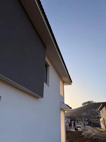 Casă individuală | 110 mp utili | Teren 500 mp | zonă centrală Dezmir