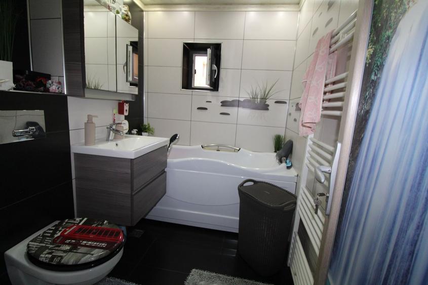 Apartament 2 camere, 56 mp, zona Teilor