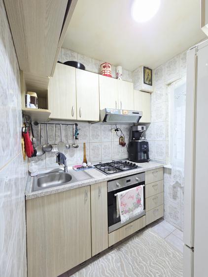 Apartament 3 camere imbunatatit parter balcon Micro 40