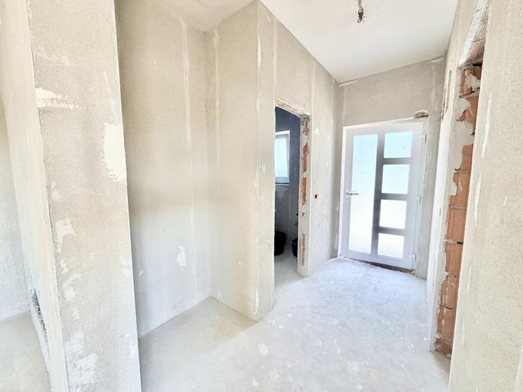 Duplex spatios - 3 camere - posibilitate mansardare - Mosnita