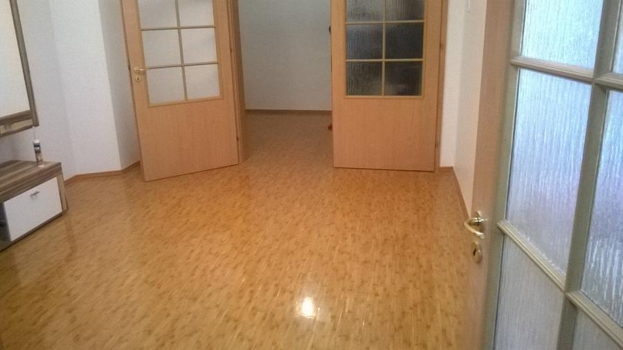 ,3 cam in vila,2 intrari,parter,PARCARE 2 -3 AUTOTURISME,