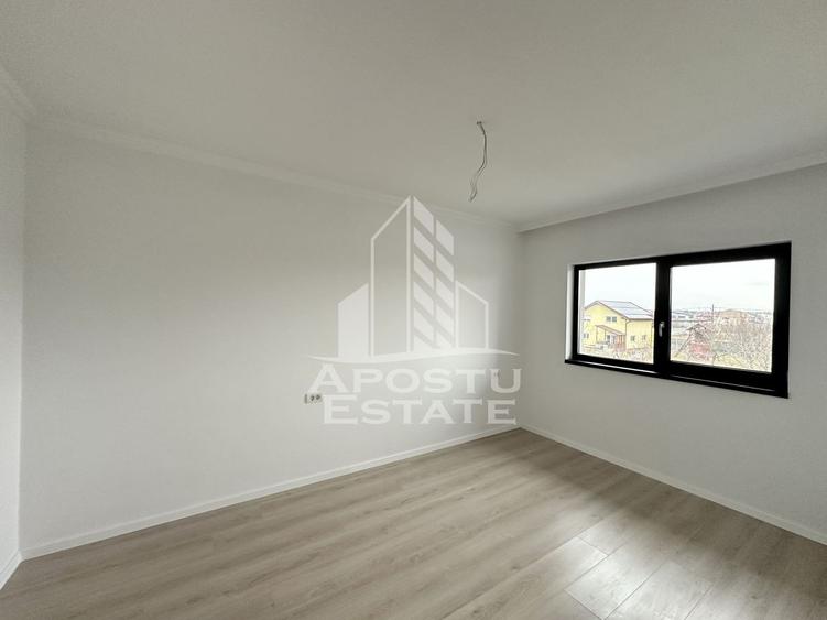 Jumatate de duplex cu 4 camere de vanzare, Dumbravita Timis