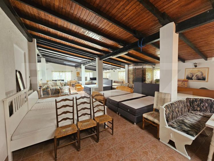 Spațiu comercial 620 mp, fost restaurant, 5 încăperi, 2 birouri, zona Sebeș