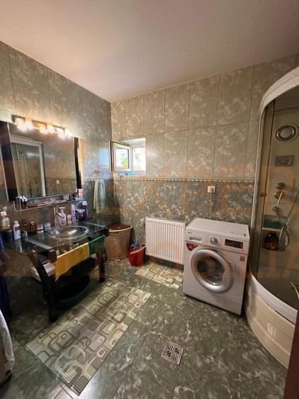 Casă de vânzare în Palazu Mare | 4 camere | Teren 655 mp