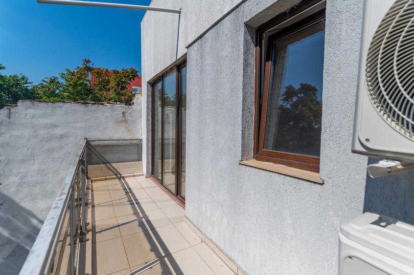 Banu Manta, penthouse pretabil birouri, terasa 45 mp!